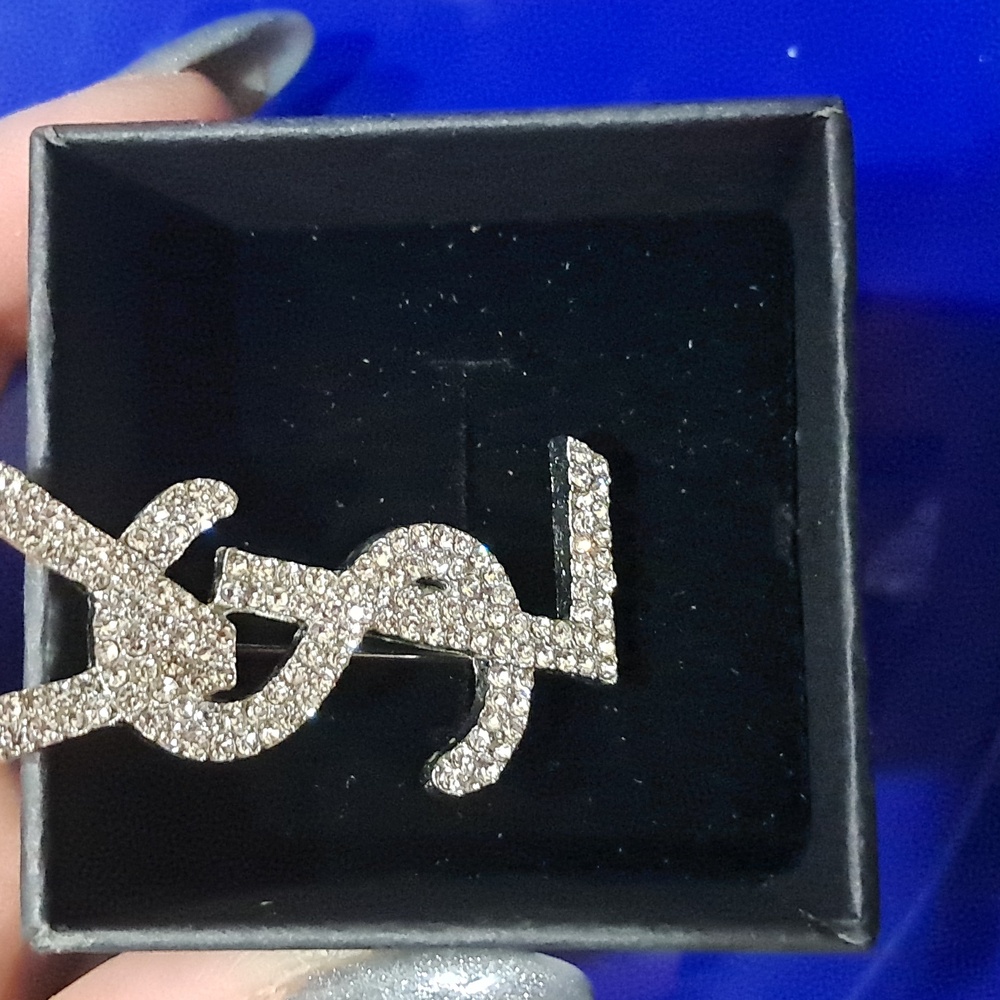 Sparkling Silver Crystal Brooch - Picture 2 of 6